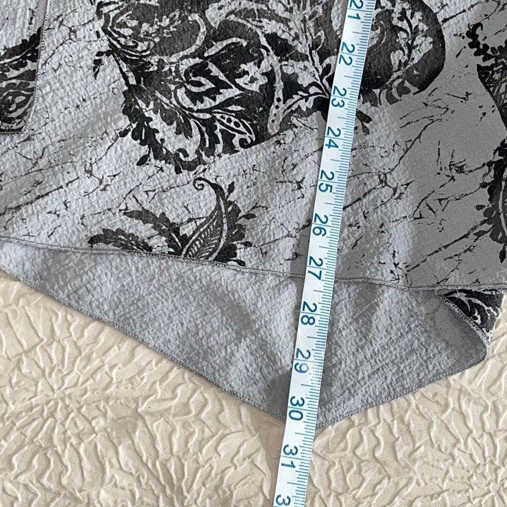 Habitat‎ Clothes To Live In Asymmetrical Blouse Paisley Print Size XS Gray Black - Picture 11 of 11